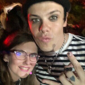 Meet your Posher, Kayla